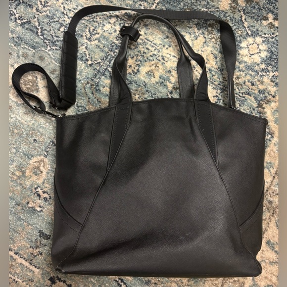 Black Lululemon Go Wild Crossbody/ Handbag - Picture 1 of 13